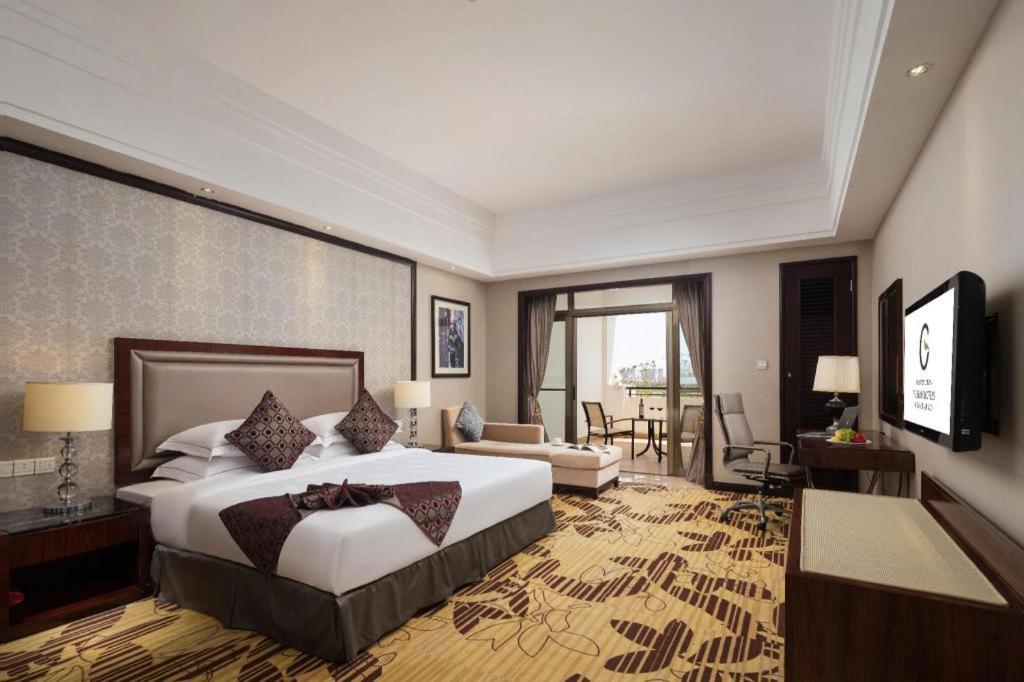 Country Garden Phoenix Hotel Maoming Exterior photo